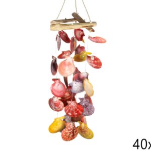 Visilica s drvima u obliku trokuta i raznobojnim lepezama