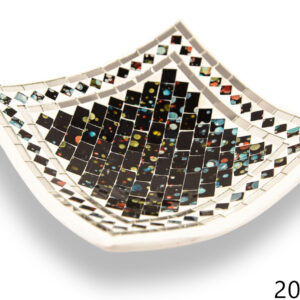 Bijela keramička zdjela s dijagonalnim crnim stakalcima i rombovima, veća