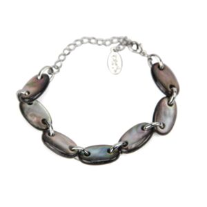 Narukvica s ovalnim dijelovima od školjke