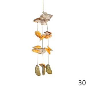 Visilica sa školjkom Fasciolaria i raznim školjkama