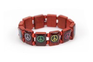 Drvene narukvice sa crnim znakom PEACE (SET 12 kom.)