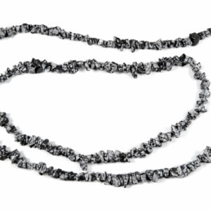 Manji sivo-crni kamenčići raznih oblika