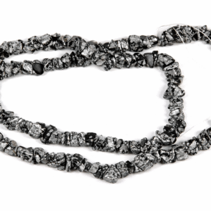 Veći sivo-crni kamenčići raznih oblika