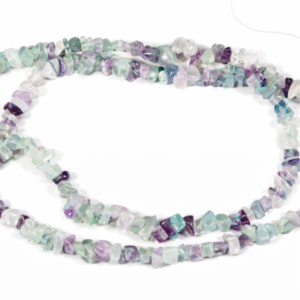 Veći zeleno-ljubičasti kamenčići raznih oblika