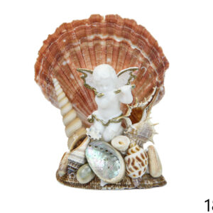 Figura Anđela na postolju od školjki