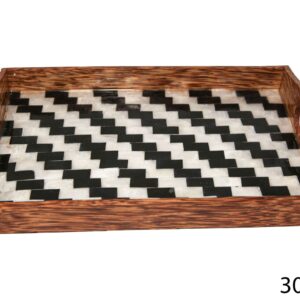 Tacna od pruća s bijelo-crnim školjkama, pravokutna