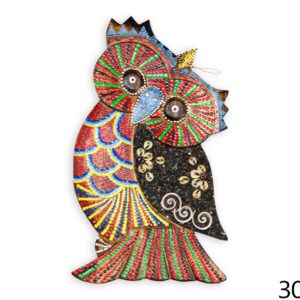 Ukrasna drvena sova s pijeskom i školjkama