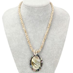 Ogrlica od žutih perlica s privjeskom od ovalne sedefne školjke