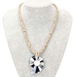 Ogrlica od žutih perlica s Nautilusom od crno-bijele školjke