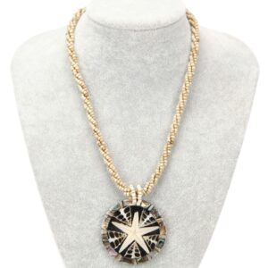 Ogrlica od žutih perlica s morskom zvijezdom u okruglom privjesku