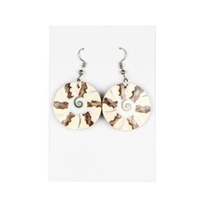 Okrugle prošarane naušnice od školjke