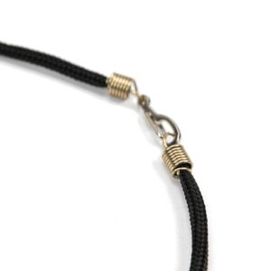 Ogrlica sa šiljastim većim zubom morskog psa