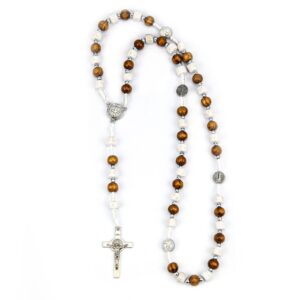 Krunica konop, kamen-drvo sa srebrnim kuglicama i medaljicama