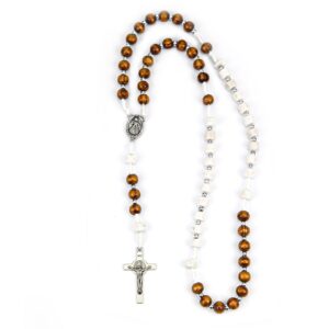 Krunica konop, bijeli kamen, drvo i srebrne kuglice