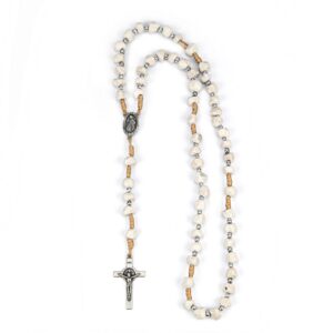 Krunica konop, bijeli nepravilni kamen i srebrne kuglice