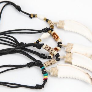 Ogrlice s kljovom od školjke Cypraea i perlicama (SET 20 kom.)