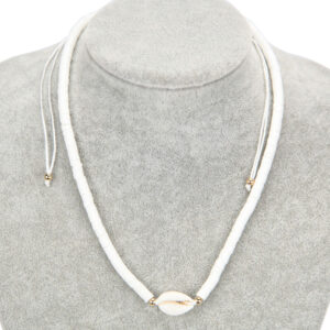 Ogrlice s kauri školjkicom i bijelim perlicama (SET 12 kom.)