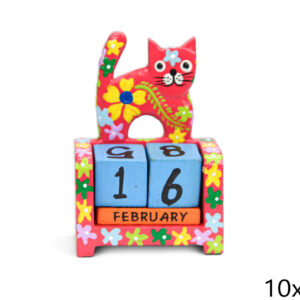Drveni kalendar s ukrasnom mačkom