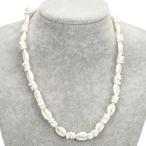 Ogrlice s kauri školjkicama i rezanim bijelim školjkama (SET 12 kom.)