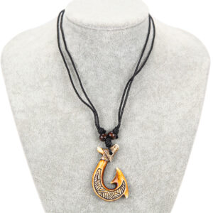 Ogrlice na crnoj špagi s natural i bijelom udicom (SET 12 kom.)