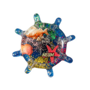 Magnet kormilo sa školjkicama i morskim motivima, Neum